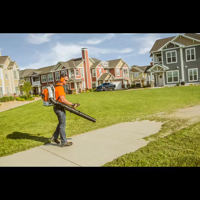 STIHL® BR 700 Backpack Blower | High‑Output Commercial Gas Engine