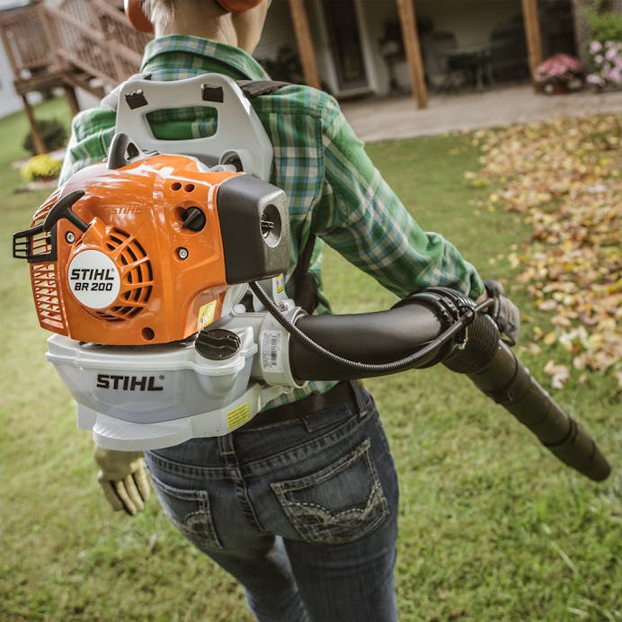 STIHL® BR 200 Backpack Blower | 27.2cc Engine | 12 Newtons Blowing Force