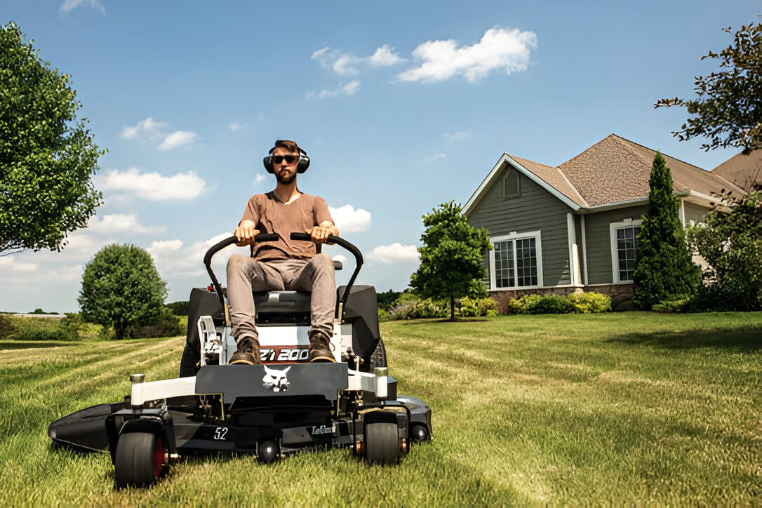 Bobcat ZT2000 48in Zero Turn Mower | 23.5HP Kawasaki FR Engine