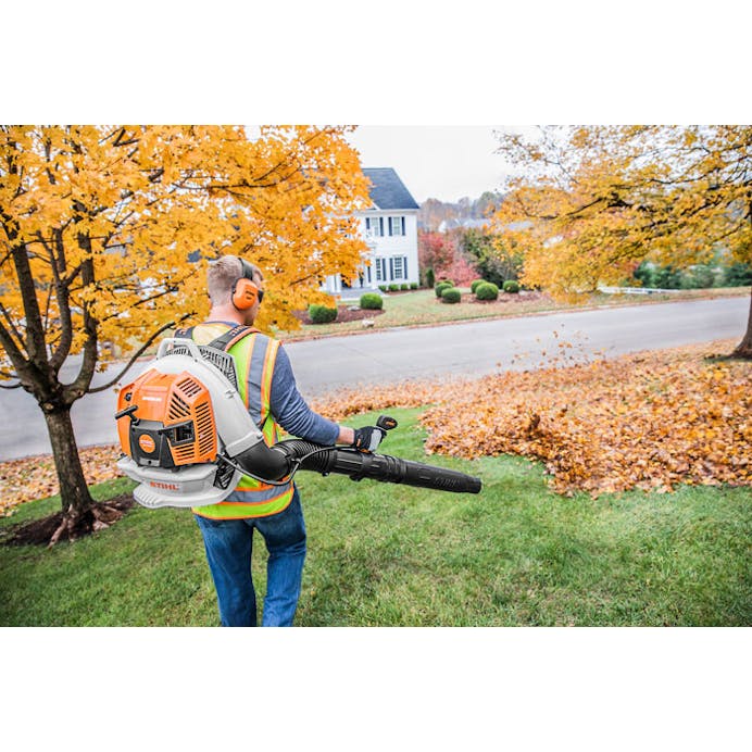STIHL® BR 800 X MAGNUM® Backpack Blower | 79.9cc Engine | 41 Newtons Blowing Force